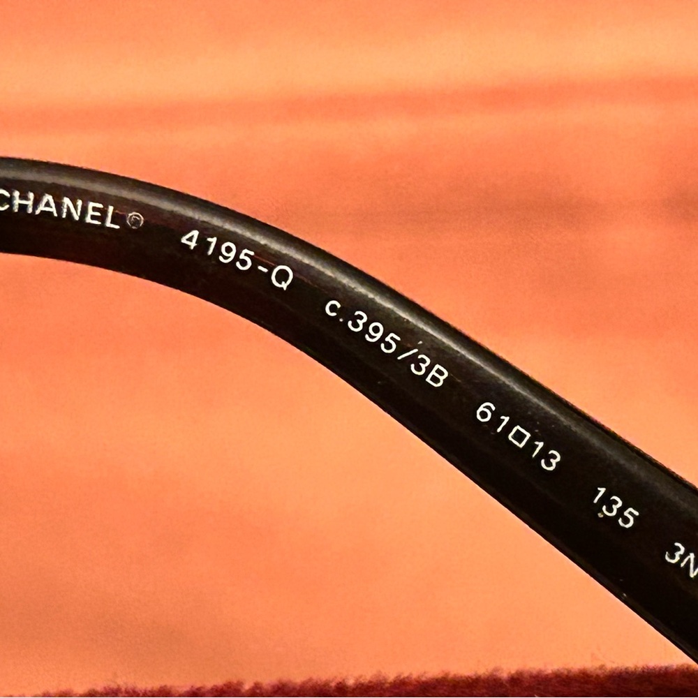 CHANEL Gold and Brown Aviator Sunglasses - Picture 5 of 8